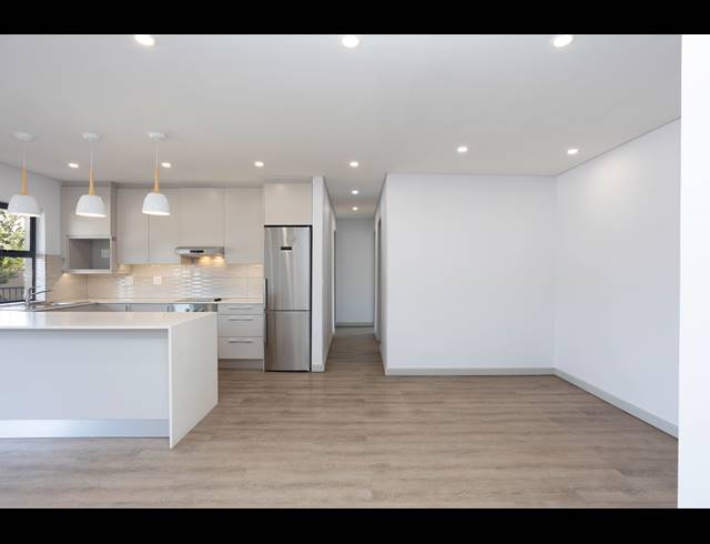 2 BEDROOM APARTMENT FOR SALE IN RONDEBOSCH